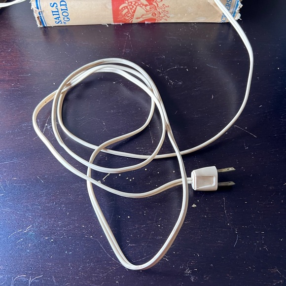 Vintage 1970’s Federal Style Pair American Eagle Lamps, Solid Wood, Brass, Ameri - Picture 8 of 10